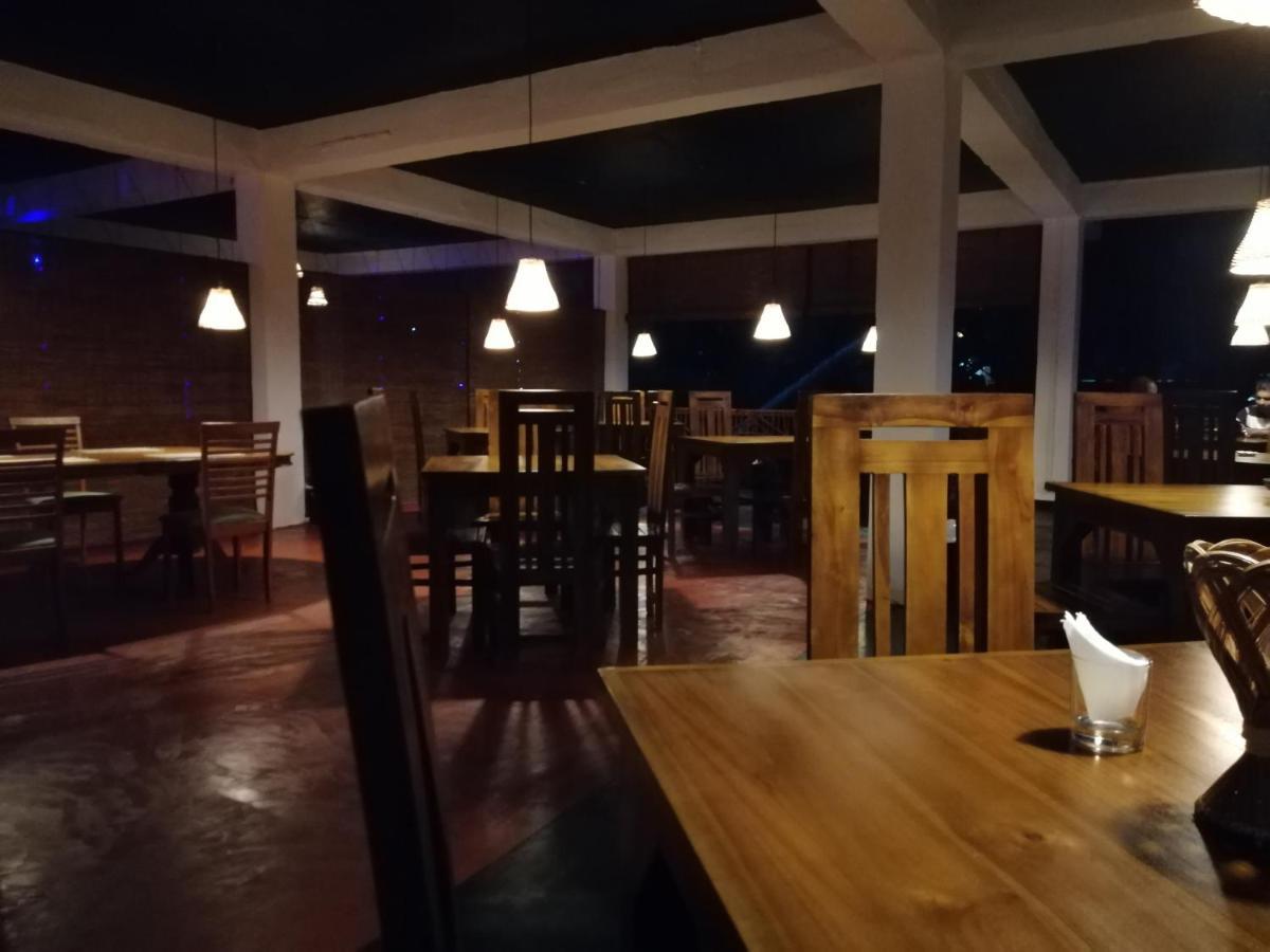 Macnara Travellers Inn Ratnapura Exterior foto